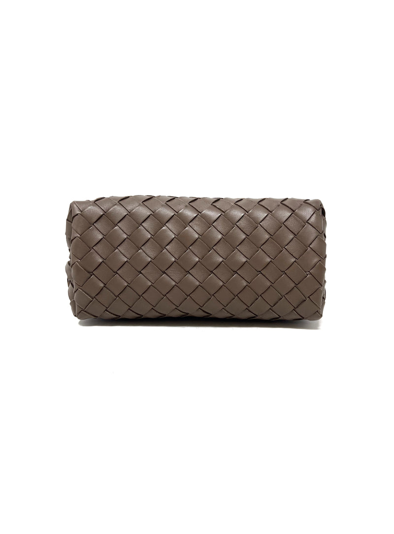 Bottega Veneta 
24 SM 
Andiamo
 Leather Intrecciato Knot Detail Bag