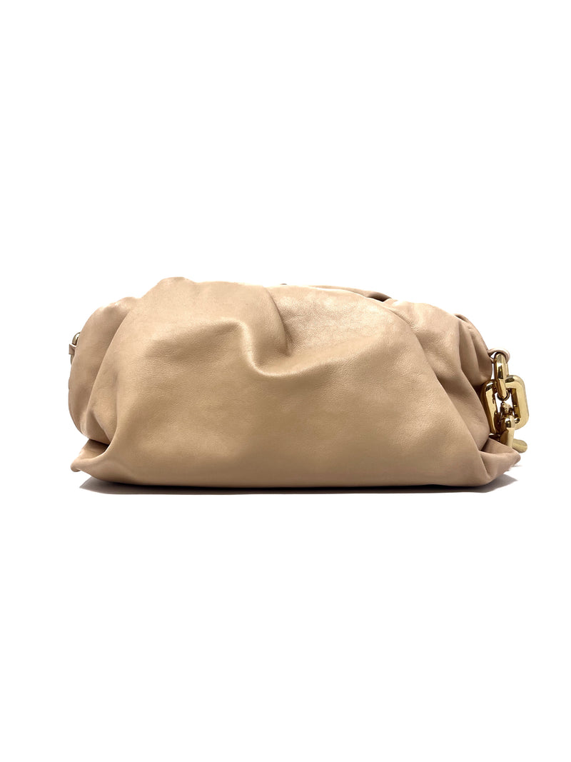 Bottega Veneta Sand 
23 
The Chain Pouch
 Leather Shoulder Bag