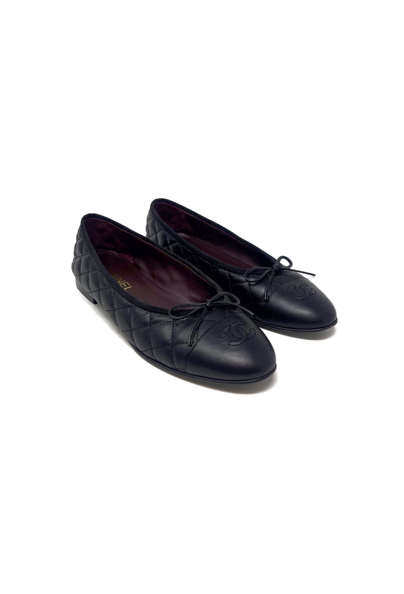 Chanel Black CC Logo Aged Calfskin Quilted Cap Toe Ballet Flats