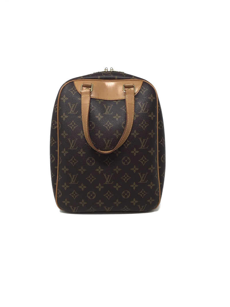 Louis Vuitton 
02 Monogram 
Excursion
 Bag