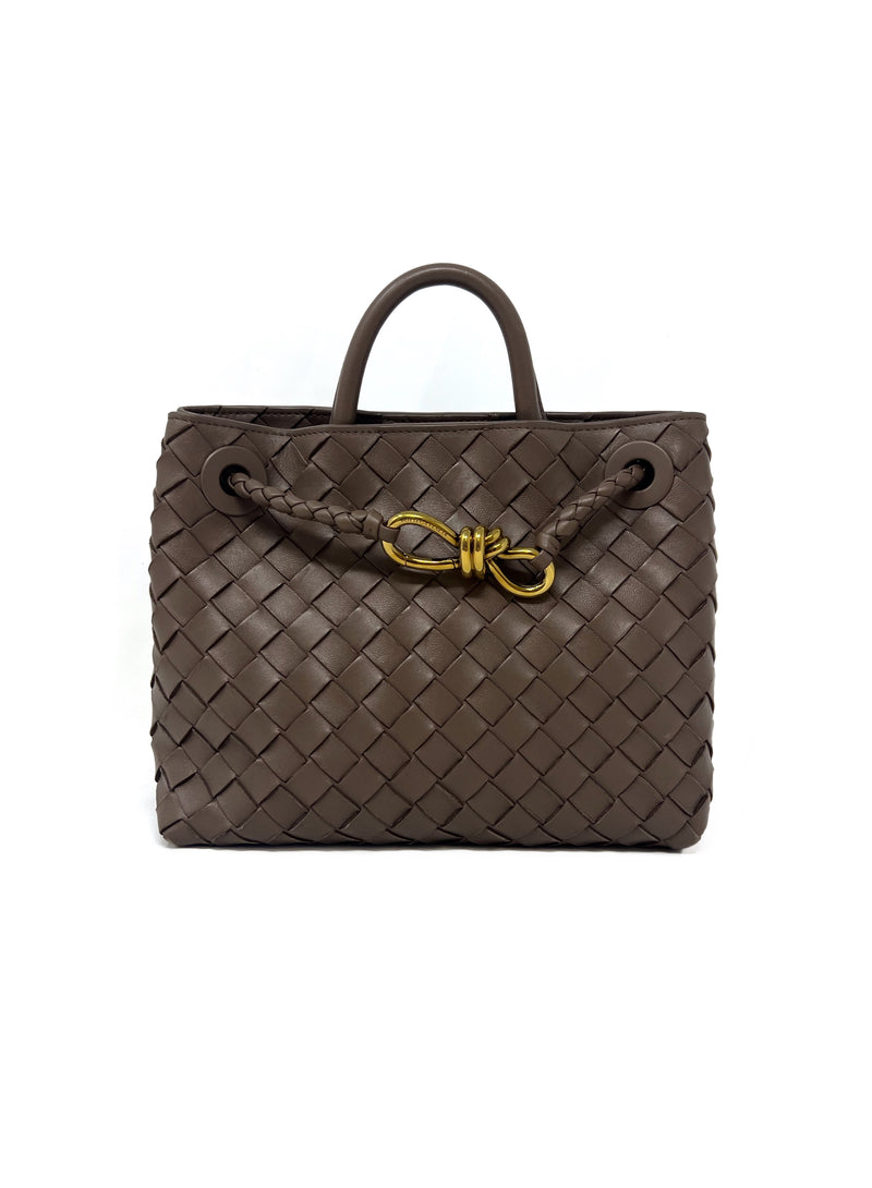 Bottega Veneta 
24 SM 
Andiamo
 Leather Intrecciato Knot Detail Bag