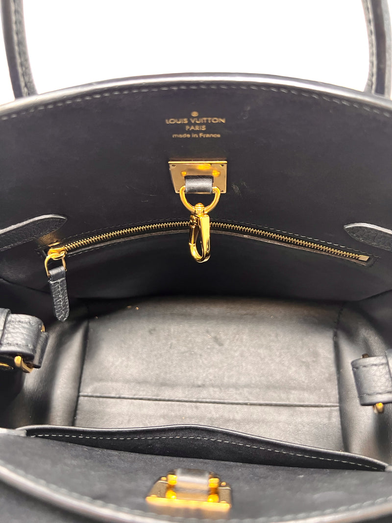 Louis Vuitton Black/Gold WB! 
21-
23 
Milla
 PM Calfskin W/Strap