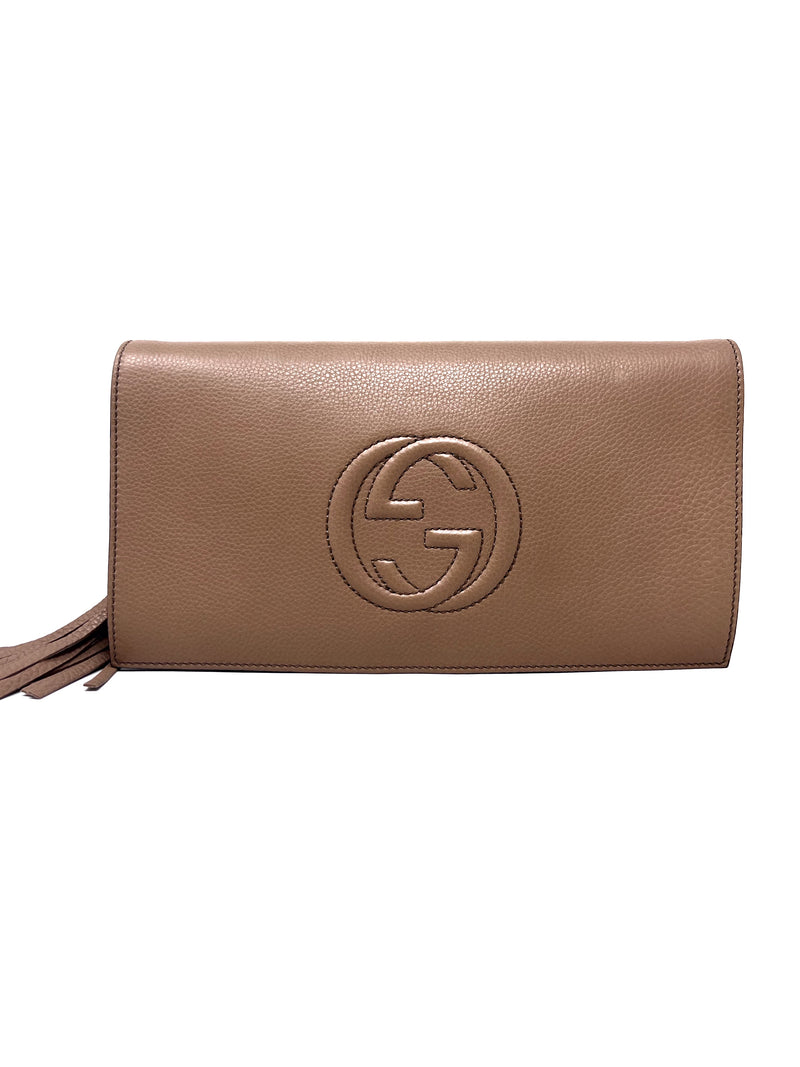 Gucci Tan Pebbled 
Soho
 GG Logo Tassel MD Clutch