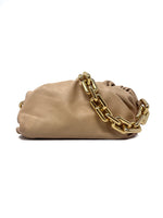 Bottega Veneta Sand 
23 
The Chain Pouch
 Leather Shoulder Bag