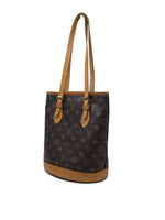 Louis Vuitton 
03 
Bucket
 PM Monogram Canvas W/Pochette