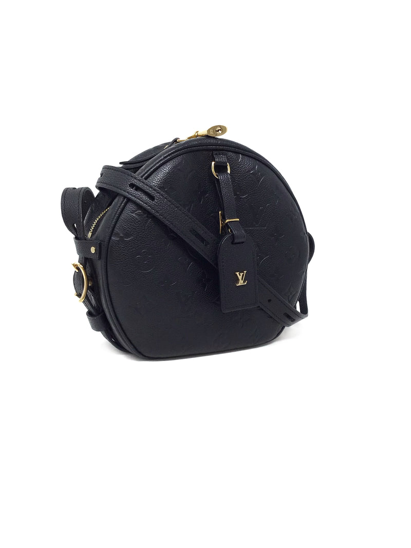 Louis Vuitton 
20 
Boite Chapeau Souple
 MM Empreinte Leather Round Crossbody