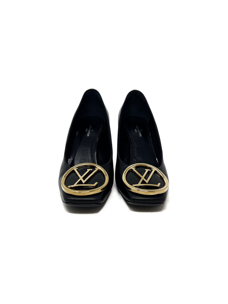 Louis Vuitton W Shoe Size 36 
17 Medallion Logo Block Heel Pumps