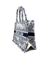 Christian Dior Blue/White WDB! 
22 MD 
Book Tote
 Rêve d’infini Bag