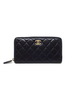 Chanel NWB! 
22 Quilted Lambskin Continental Zip Wallet