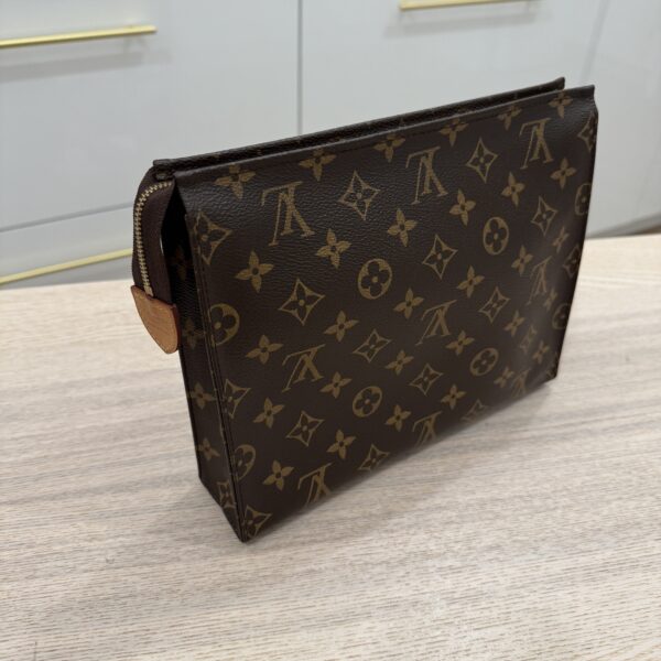 Louis Vuitton Monogram Toiletry 26