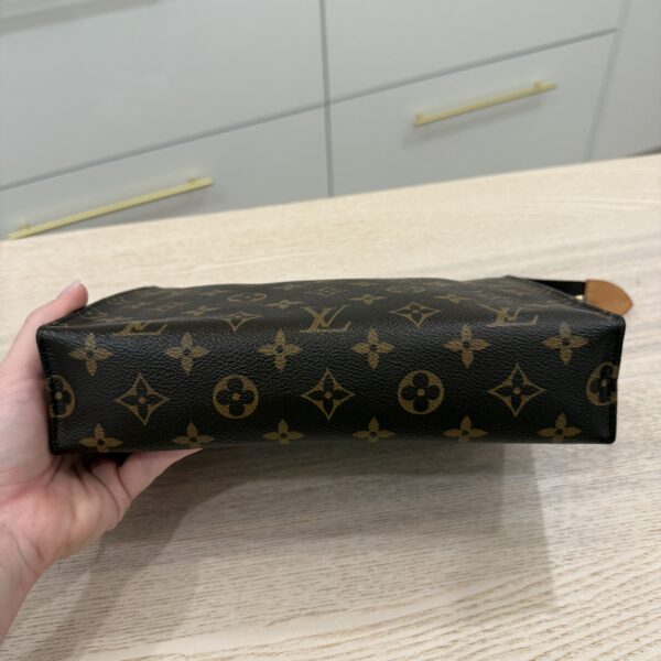 Louis Vuitton Monogram Toiletry 26