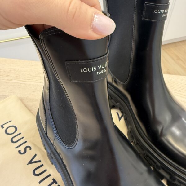 LOUIS VUITTON LV Squad Chelsea Ankle Boot Black