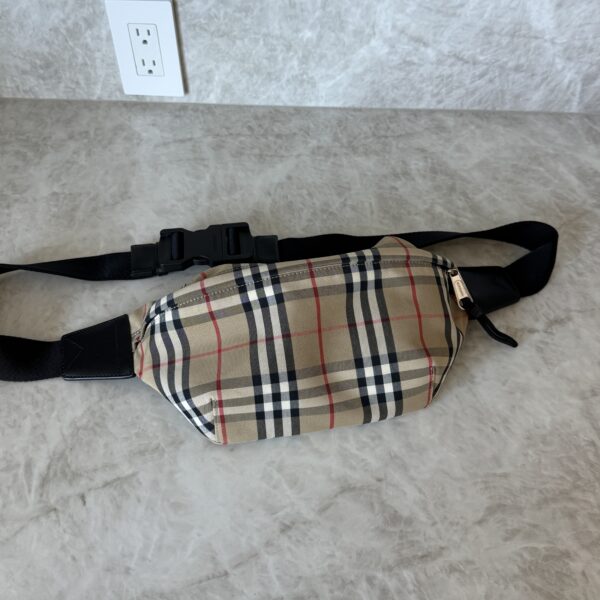 Burberry Nylon Vintage Check Medium Sonny Bum Bag Archive Beige Black