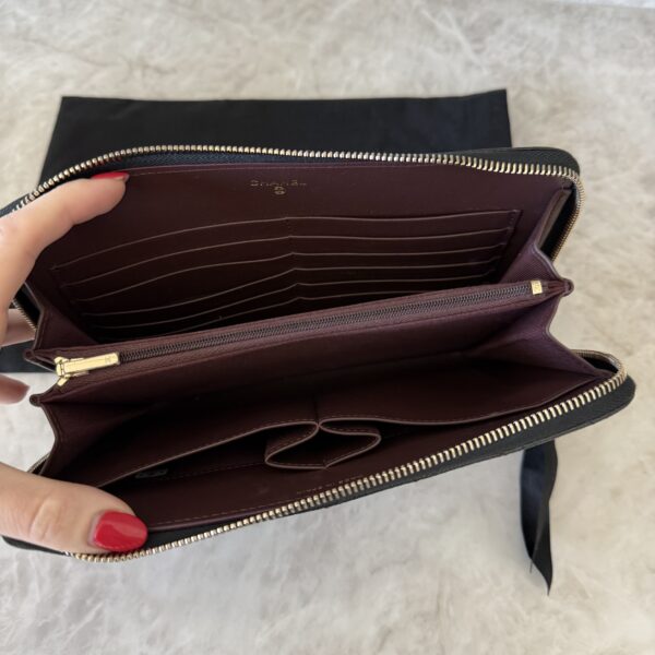 Chanel Caviar Quilted Large Zipped Clutch Black
