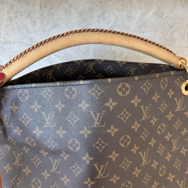 Louis Vuitton Monogram Artsy MM