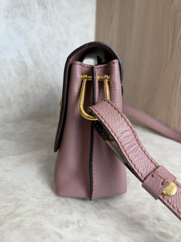 Burberry Medley Shoulder Bag Leather Small
