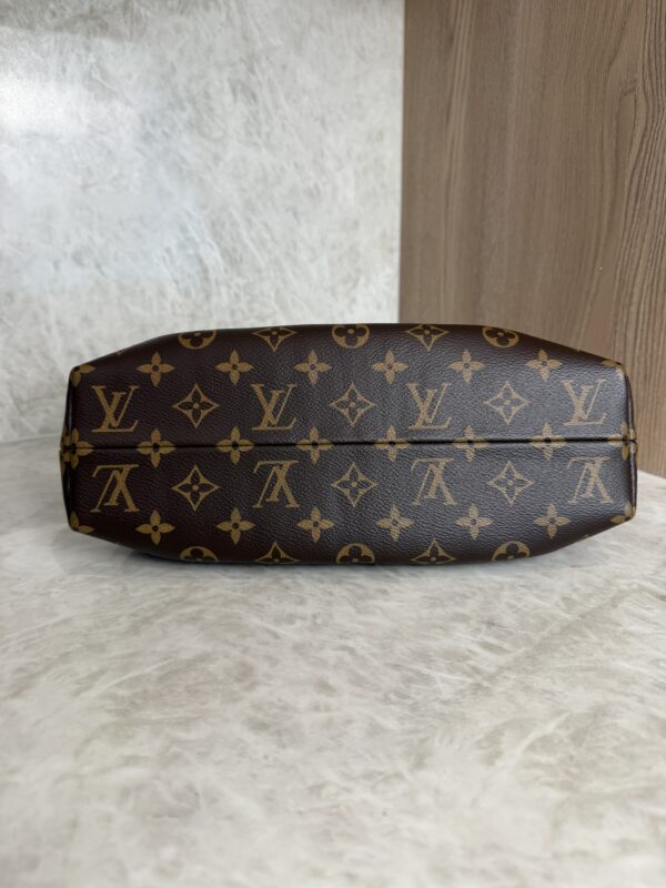 Louis Vuitton Monogram Clutch