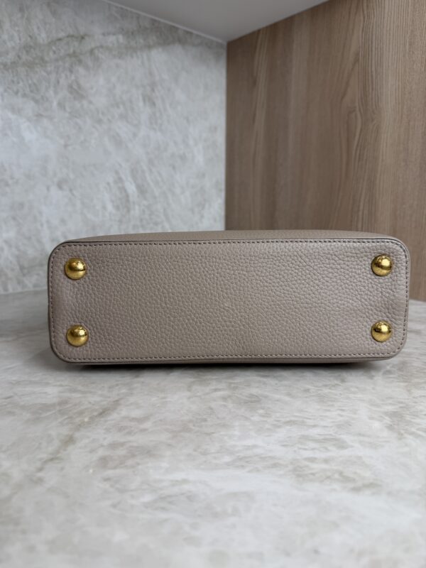 Louis Vuitton Taurillon Capucines BB Galet