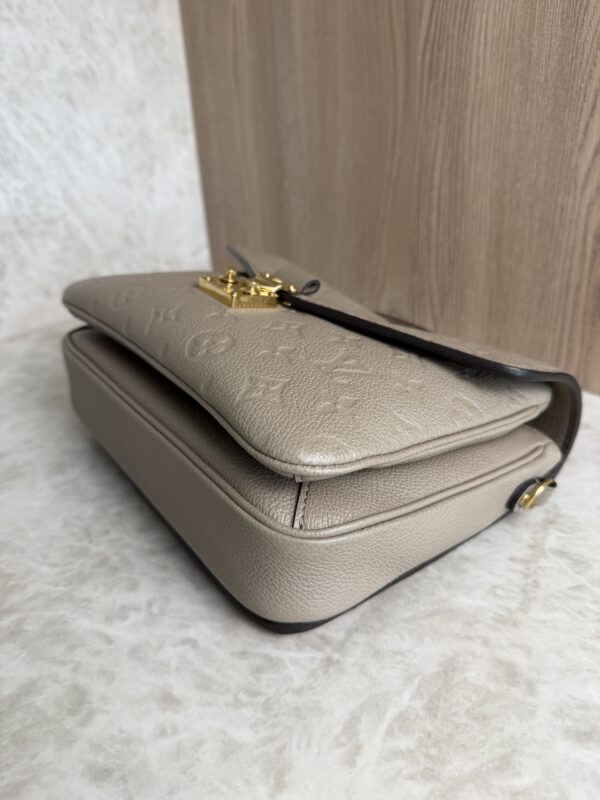 Louis Vuitton Empreinte Pochette Metis Tourterelle