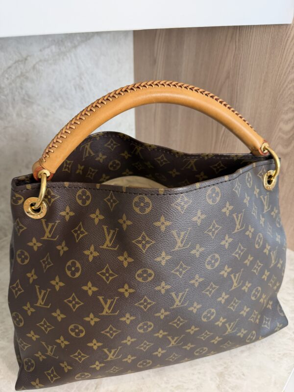 Louis Vuitton Monogram Artsy MM