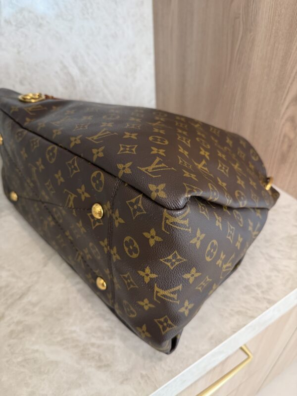 Louis Vuitton Monogram Artsy MM