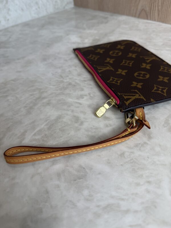 Louis Vuitton Monogram Neverfull PM Pochette