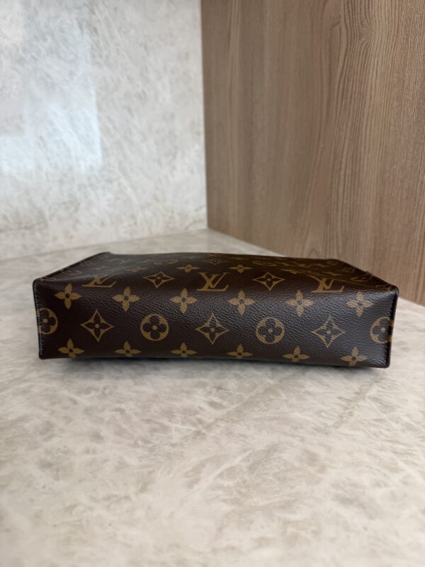 Louis Vuitton Monogram Toiletry 26