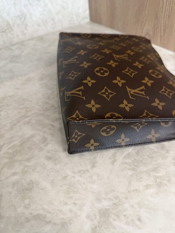 Louis Vuitton Monogram Toiletry 26