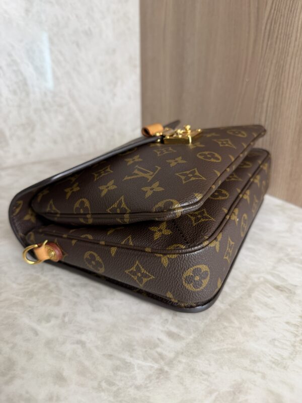 Louis Vuitton Monogram Pochette Metis